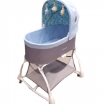 Berceau avec moustiquaire pour bébé