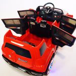 voiture pour deux garçons