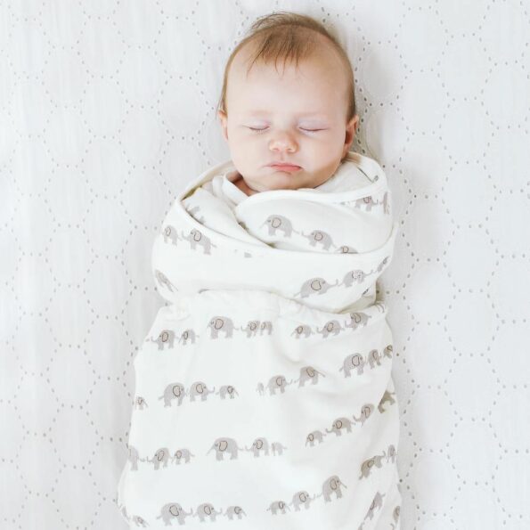 ERGOBABY® La couverture d’emmaillotage Swaddler-3780