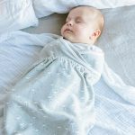 ERGOBABY® La couverture d’emmaillotage Swaddler-0