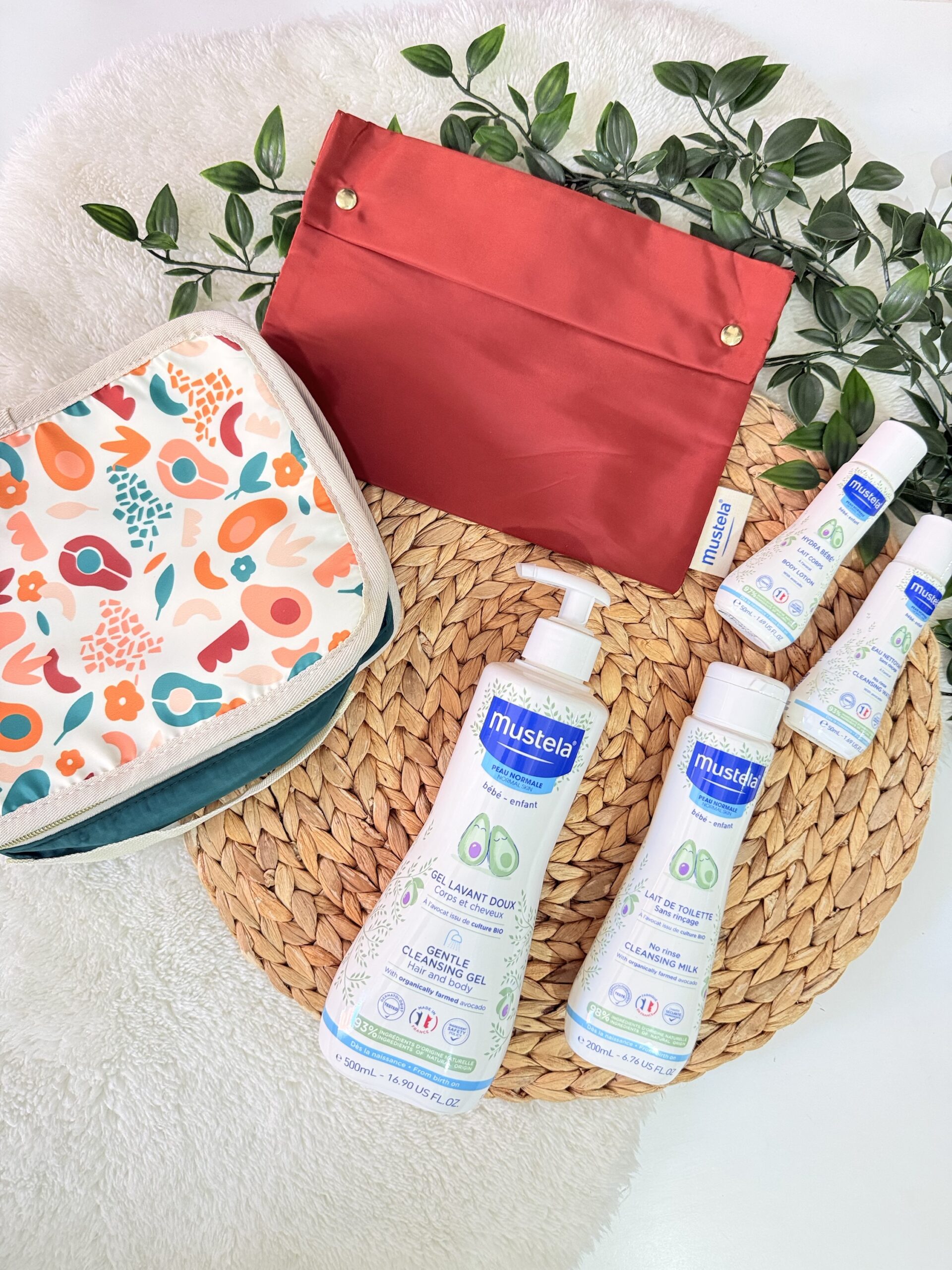 Vanity Mes 1ers produits + trousse, pochette et echantillons offerts – Mustela 1 Vanity Mes 1ers produits + trousse, pochette et echantillons offerts – Mustela