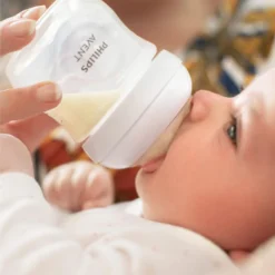 Philips Avent Lot de 2 tétines pour biberon à Réponse Naturelle 0% BPA, Débit 6 liquides épaissis pour Bébé de 6 mois + (modèle SCY966/02