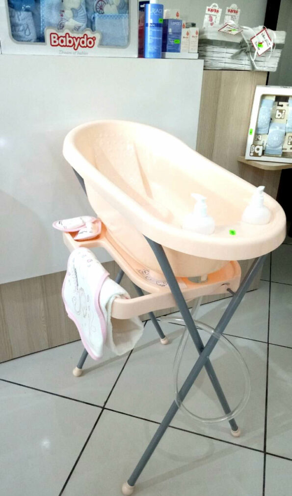 Bébé9 – Baignoire avec son Support + tuyau évacuation-6114