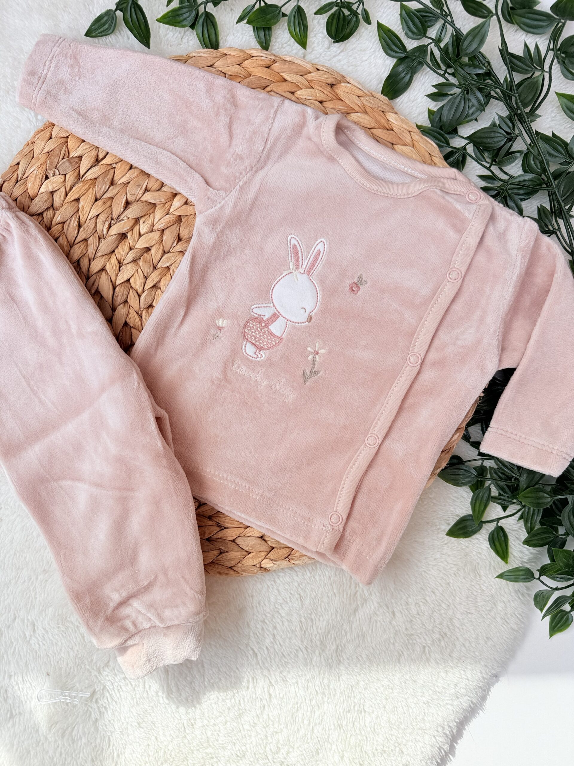 Pyjama Bébé 2 Pièces en Velours Doux – Chaleur Optimale & Ouverture Facile