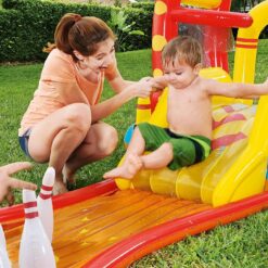 jeux enfant dans les jardins