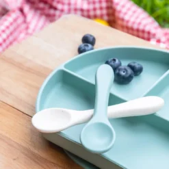 Coffret-Repas-Bébé-en-Silicone-YUMMY-Assiette-Tasse-Deux-Cuillères