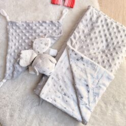 Couverture ponpon toute saison avec doudou offert - Naf-Naf