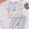 Ensemble Short et T-shirt gris : Mignon, Classe et Confort Coton