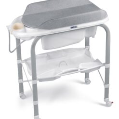 bain bébé et changement de couche et vetement