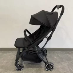 Poussette pliable compacte