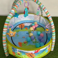 Tapis d'éveil bébé avec arche musicale jouets suspendus et balles colorées dès naissance