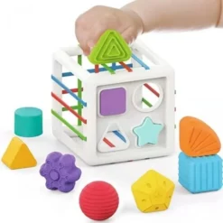 Trieur de cubes éducatifs HE0211 sensoriel 2 en 1 avec ceintures flexibles et élastiques,