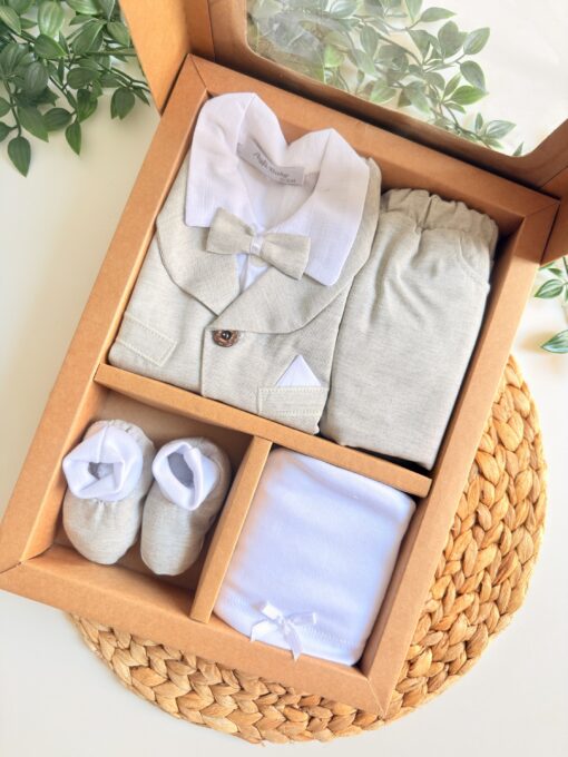 Ensemble Naissance Garçon Lin 4 Pièces avec chaussons - Raffinement & Confort