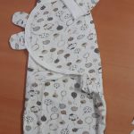 SwaddleMe Emmaillotage avec bonnet – Bambini-0