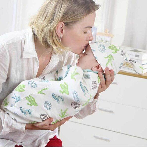 SwaddleMe Emmaillotage avec bonnet – Bambini-0