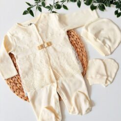 Grenouillère bonnet deluxe en Dentelle - Spéciale Occasion Baptême