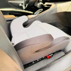 rehausseur enfant en voiture isofix