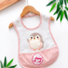 Bavoir pingouin rose coton Bip Sonore et Récupérateur – Bebekevi