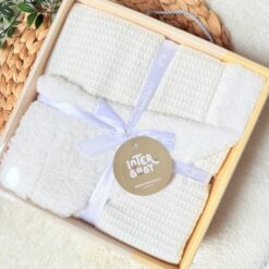 Couverture Interbaby Nid d'Abeille : Élégance et Respirabilité