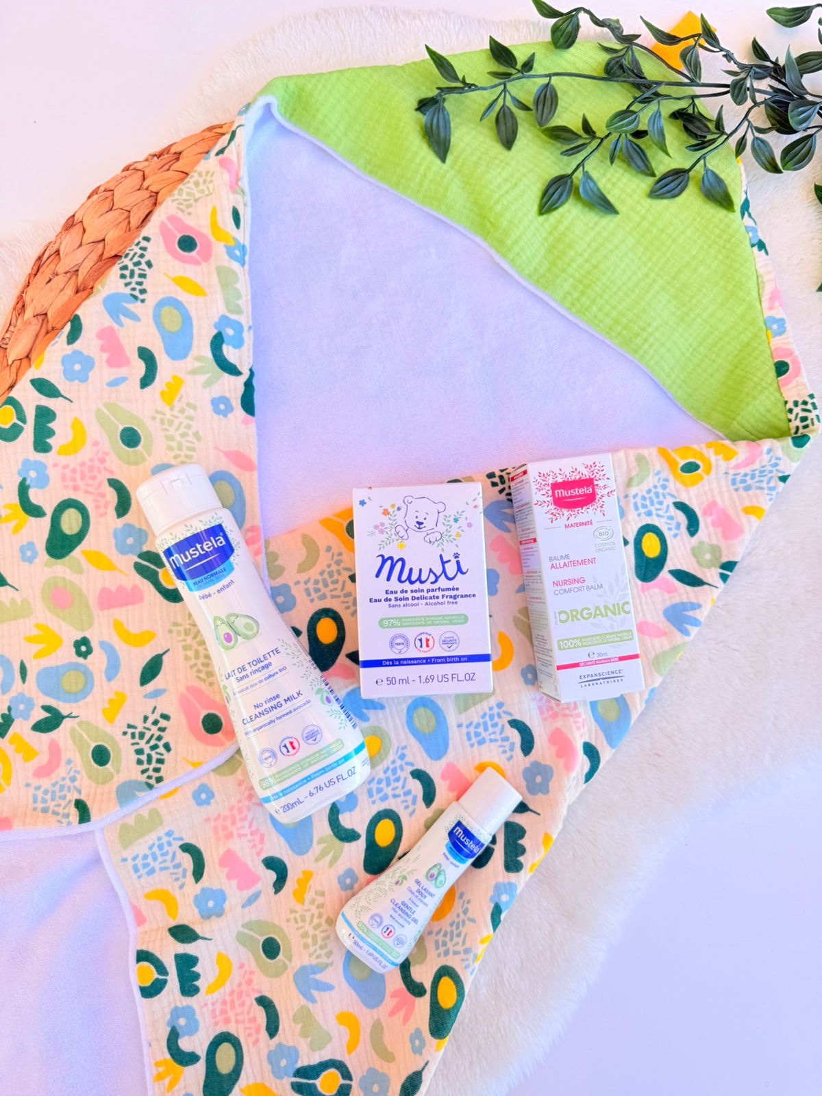 Pack d'acceuil "Maman Bébé" cape de bain et echantillon offerts - Mustela