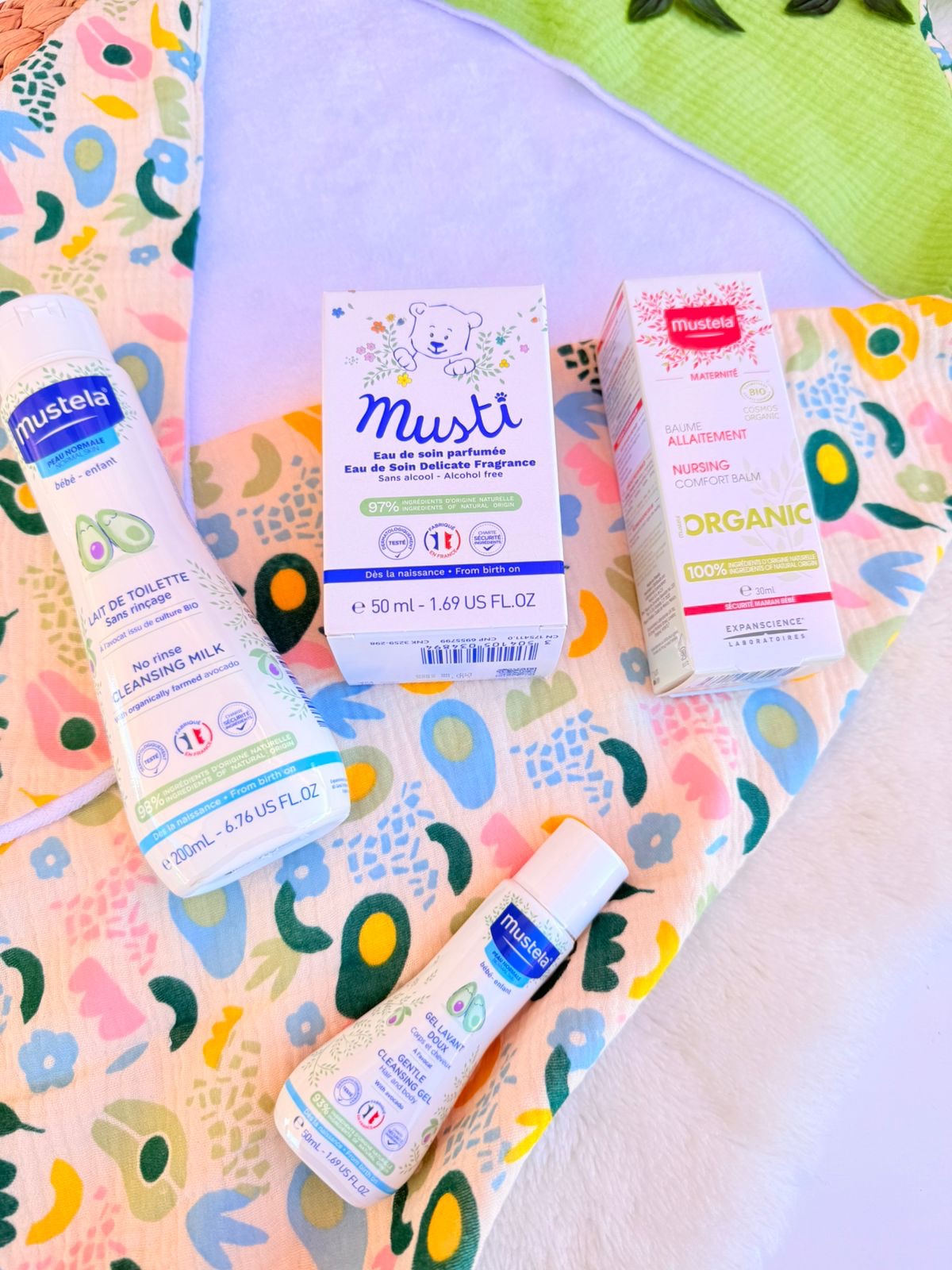 Pack d'acceuil "Maman Bébé" cape de bain et echantillon offerts - Mustela