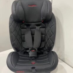 siège auto isofix de la marque cozymum avec casquette maroc