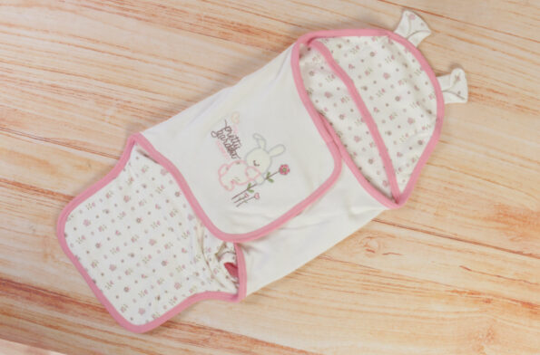 couverture-emmaillotage-bébé-4
