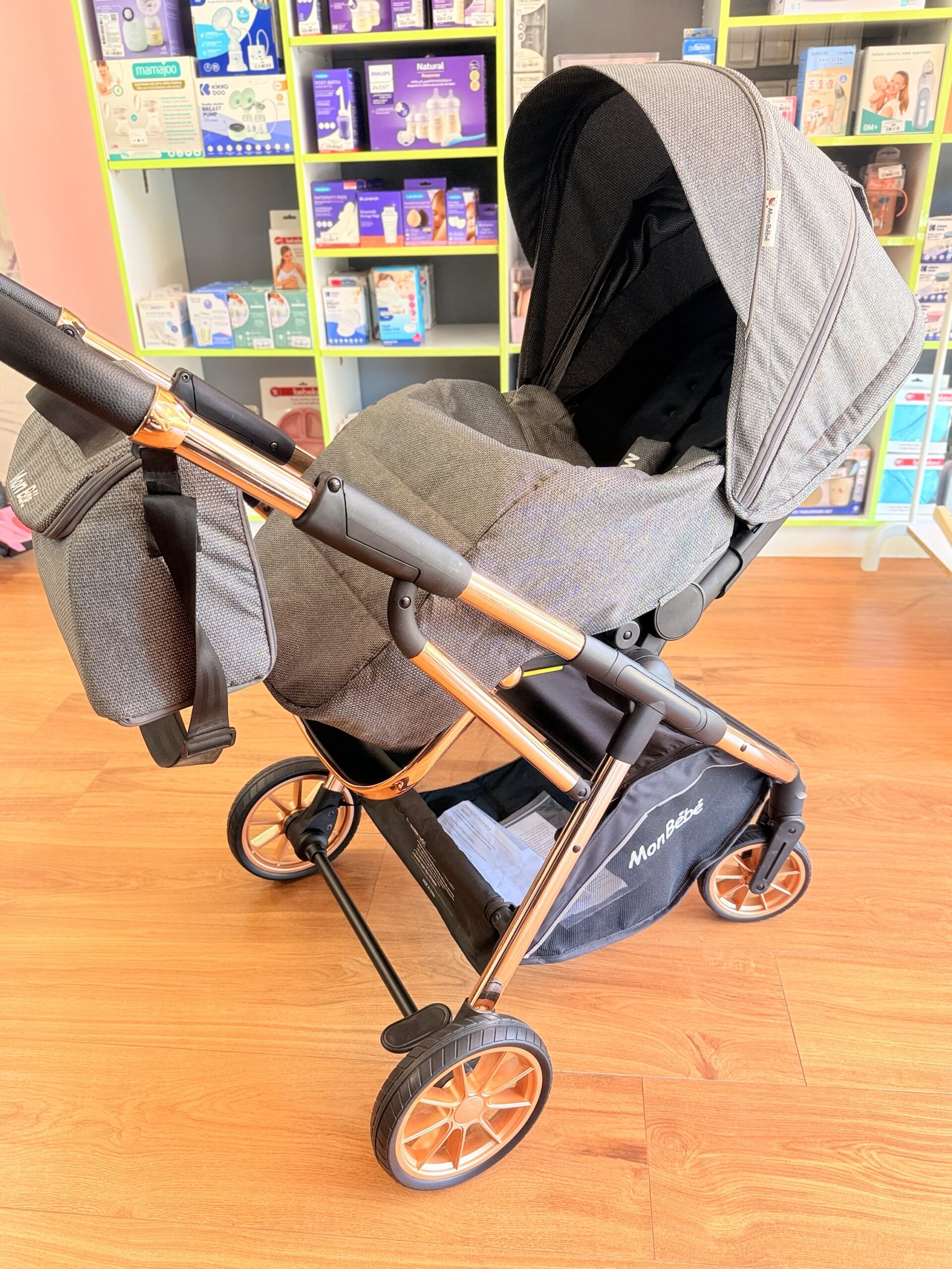 Destockage Poussette rèversible dorée avec sac mon bébé 2 Destockage Poussette rèversible dorée avec sac mon bébé – Image 2