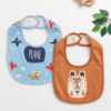 Lot de 2 Bavoirs Bébé Motifs Ludiques – Coton Doux et Protection Imperméable