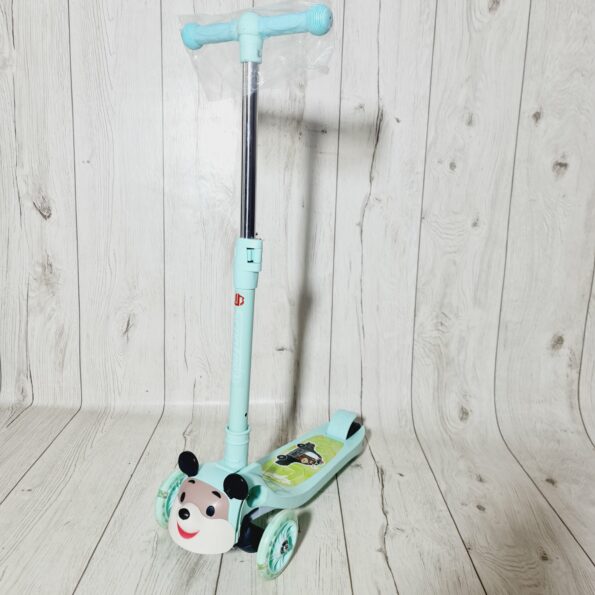 Trottinette vert eau