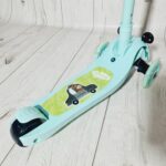Trottinette vert eau
