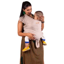 porte bebe echarpe en beige