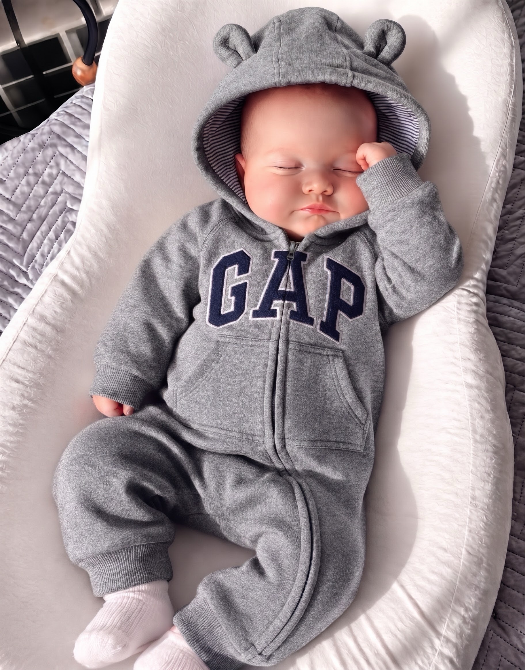 Combinaison Bébé en Coton Doux Ouverture Facile grise – Confort Maximum