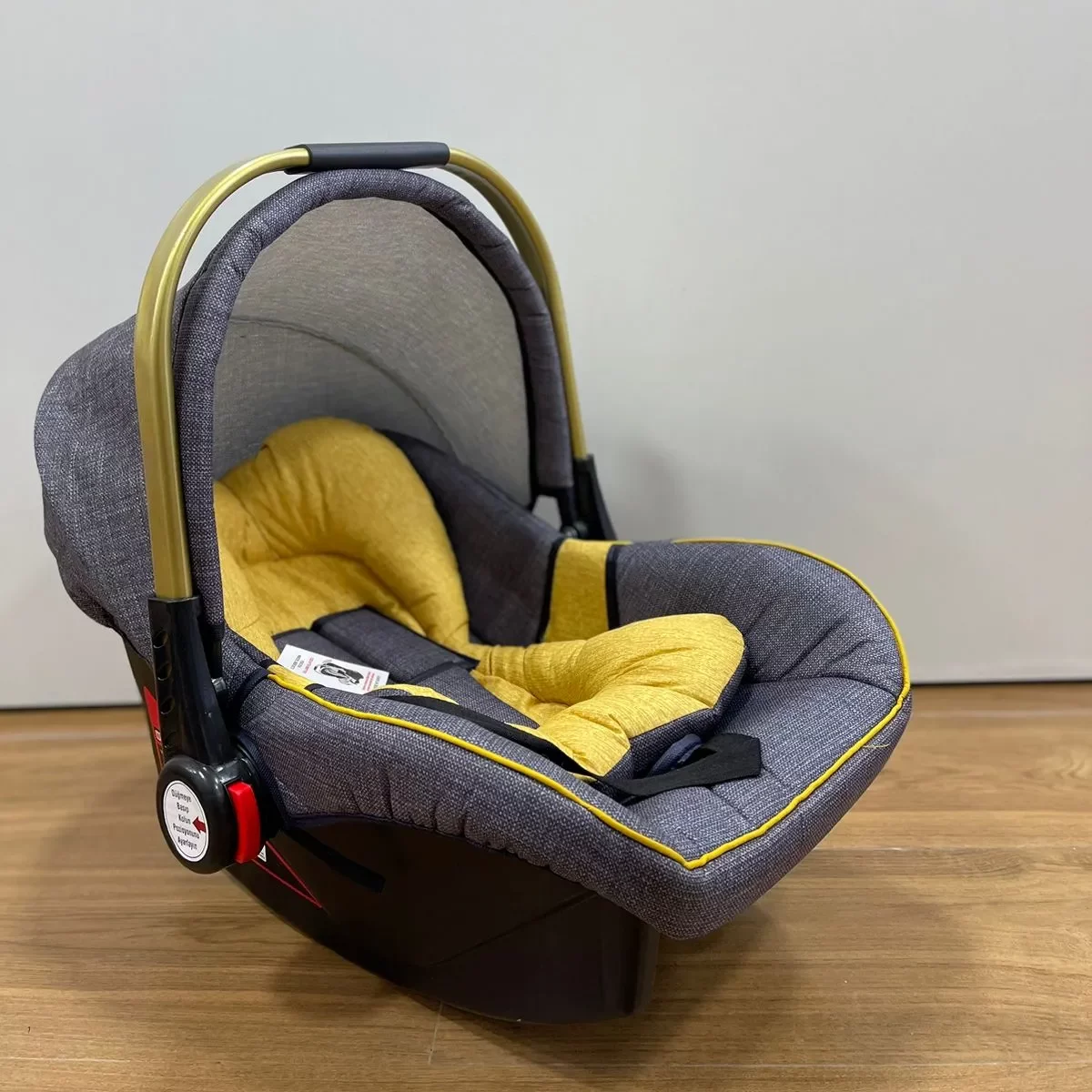 Chaise haute moa de Maxi-cosi au meilleur prix sur allobébé