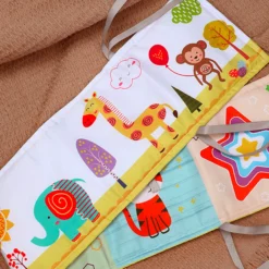 Livre pliable accordéon bébé stimulation visuelle couleurs contrastées dès naissance