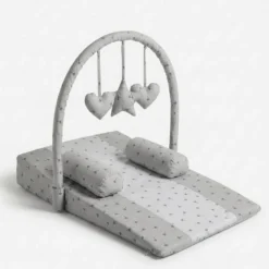 Plan anti-reflux marque bebekevi pour bébé gris