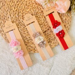 Serre-tête en fleurs bébé : douceur et féminité