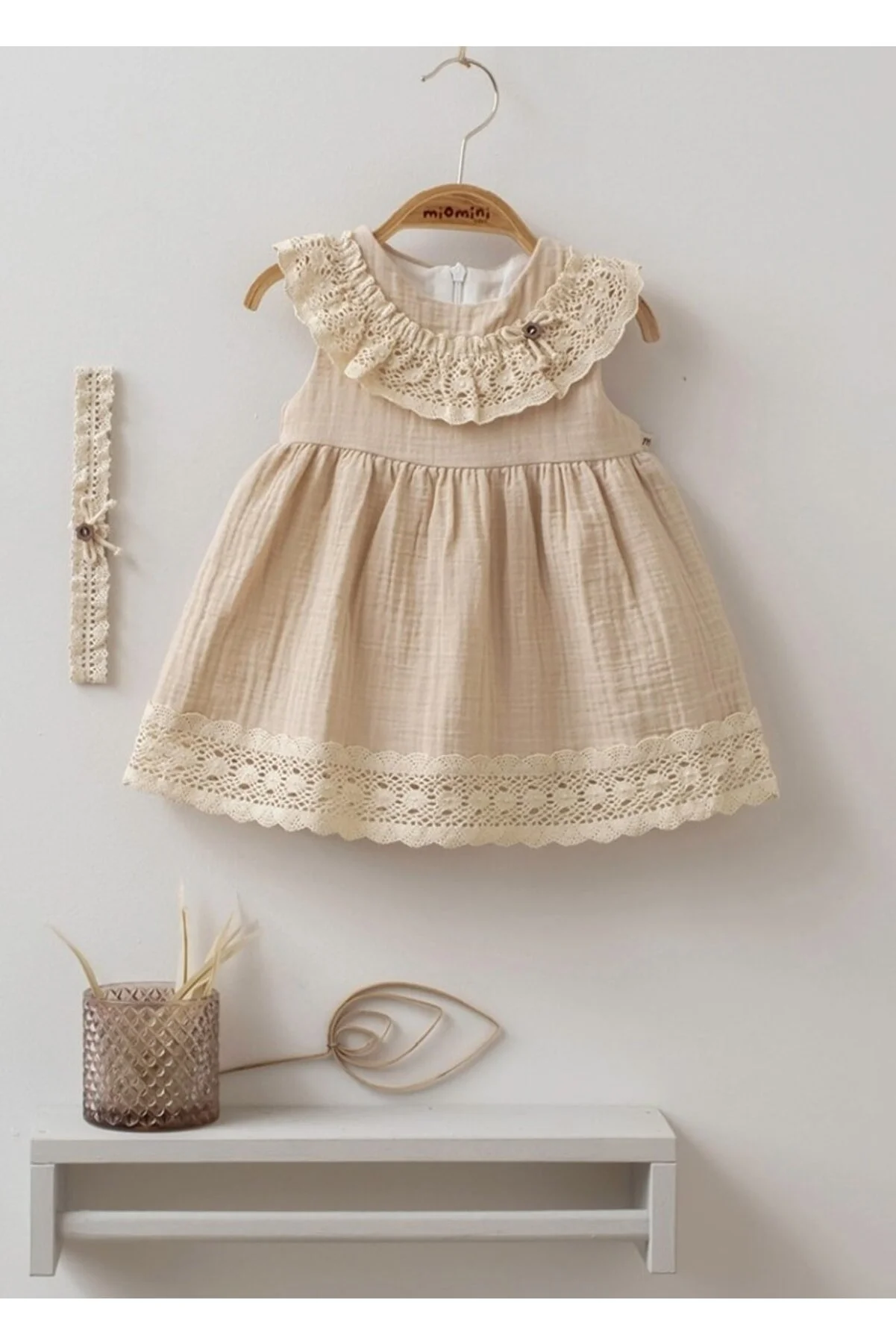 Robe bébé fille en mousseline avec bandeau