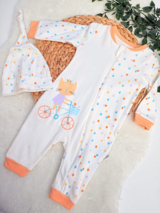 Promo Grenouillère avec bonnet pour bébé