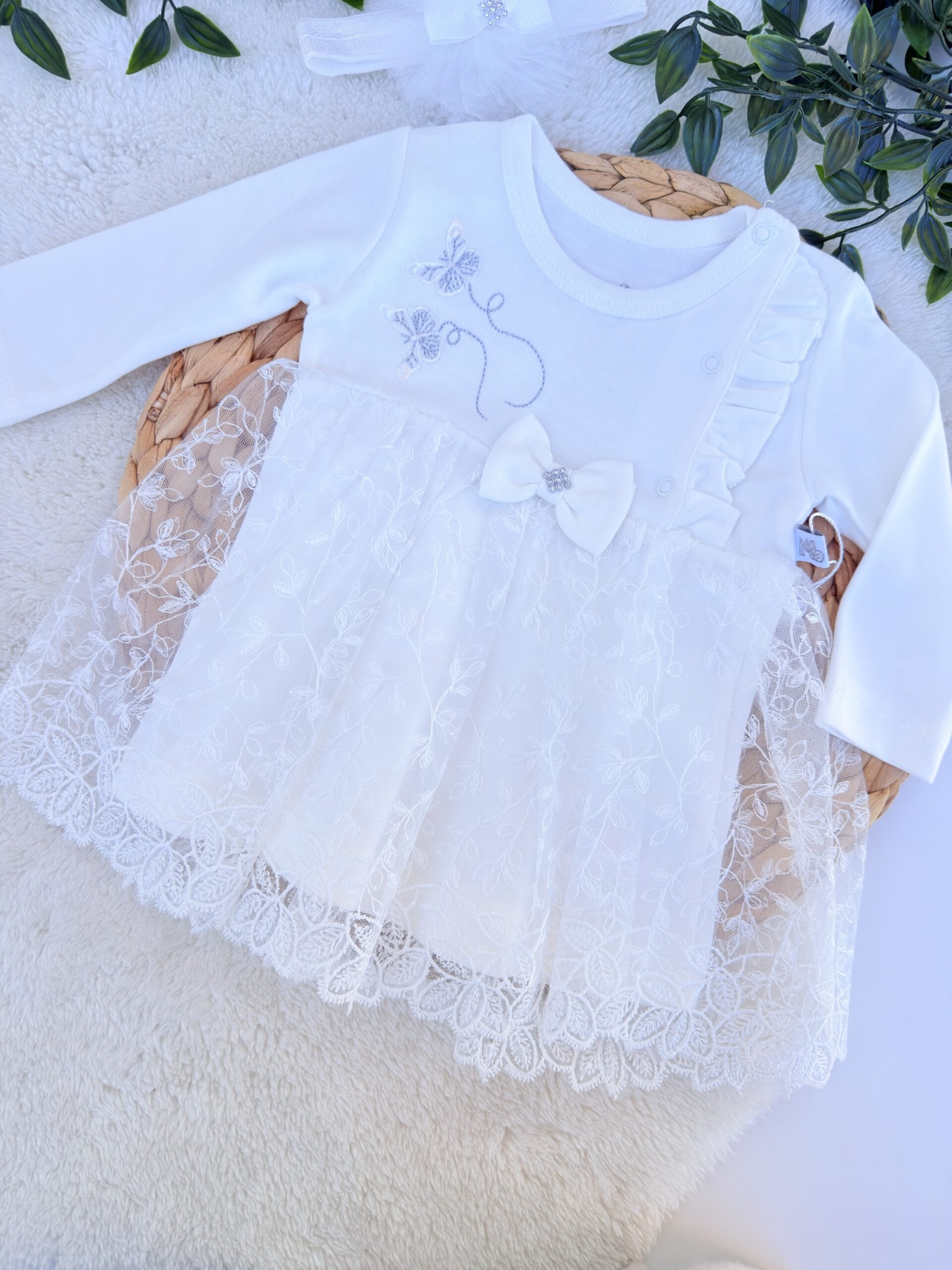 Robe fille Féerique : Dentelle et Papillons Brodés en Blanc