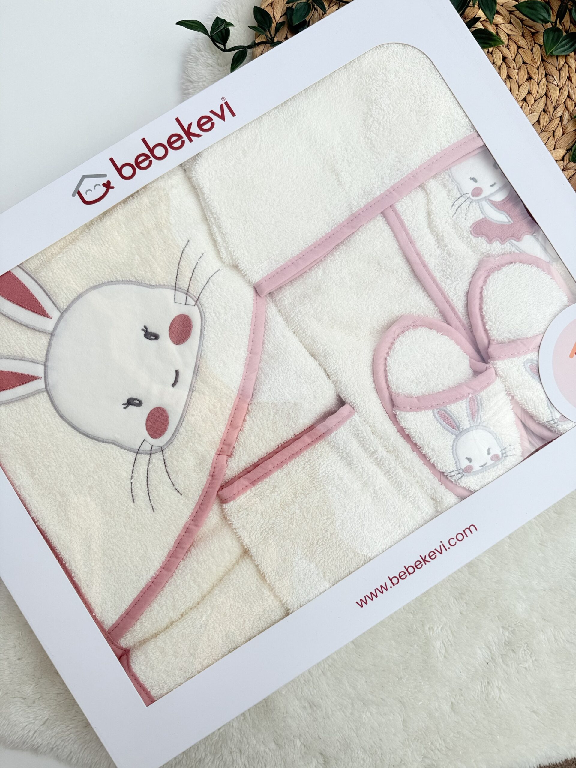 Coffret sortie de Bain Bébé 4 Pièces Motif lapin – Bebekevi – Élégance et Douceur 1 Coffret sortie de Bain Bébé 4 Pièces Motif lapin – Bebekevi – Élégance et Douceur