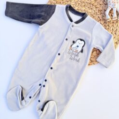 Grenouillère pingouin en velours : Douceur et chaleur pour bébé