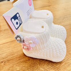 Chaussons bébé en tricot léger fleur - Bibaby
