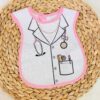 Bavoir en Tissu coton plastifié motif docteur – bebekevi