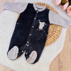 Grenouillère ourson en velours : Douceur et chaleur pour bébé