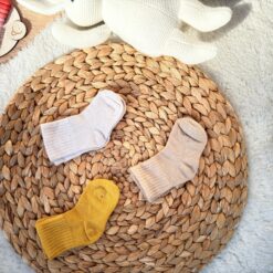 Lot 3 chaussettes bébé 0-6mois – pour des petits pieds soignées - assortiment-beige