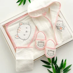 sortie de bain rose bébé