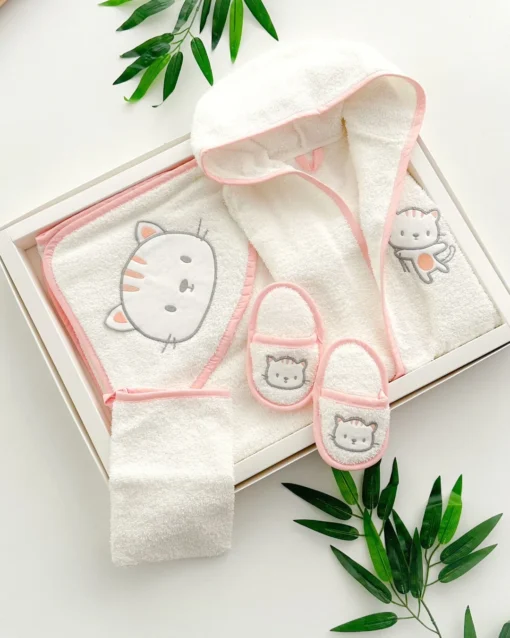 sortie de bain rose bébé