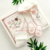 coffret sortie de Bain Bébé Motif Floral – Bebekevi – Élégance et Douceur