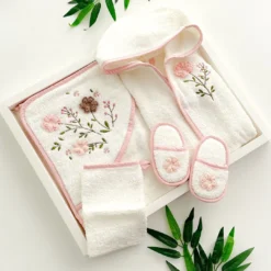 coffret sortie de Bain Bébé Motif Floral – Bebekevi – Élégance et Douceur